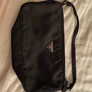 Prada Re-edition 2000 Nylon mini-bag Mv633